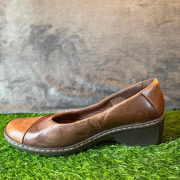 Cobb Hill Brown Leather Wedge Pumps Round Toe Slip On Shoes CAF01BRM Womens 8.5 - Picture 5 of 13